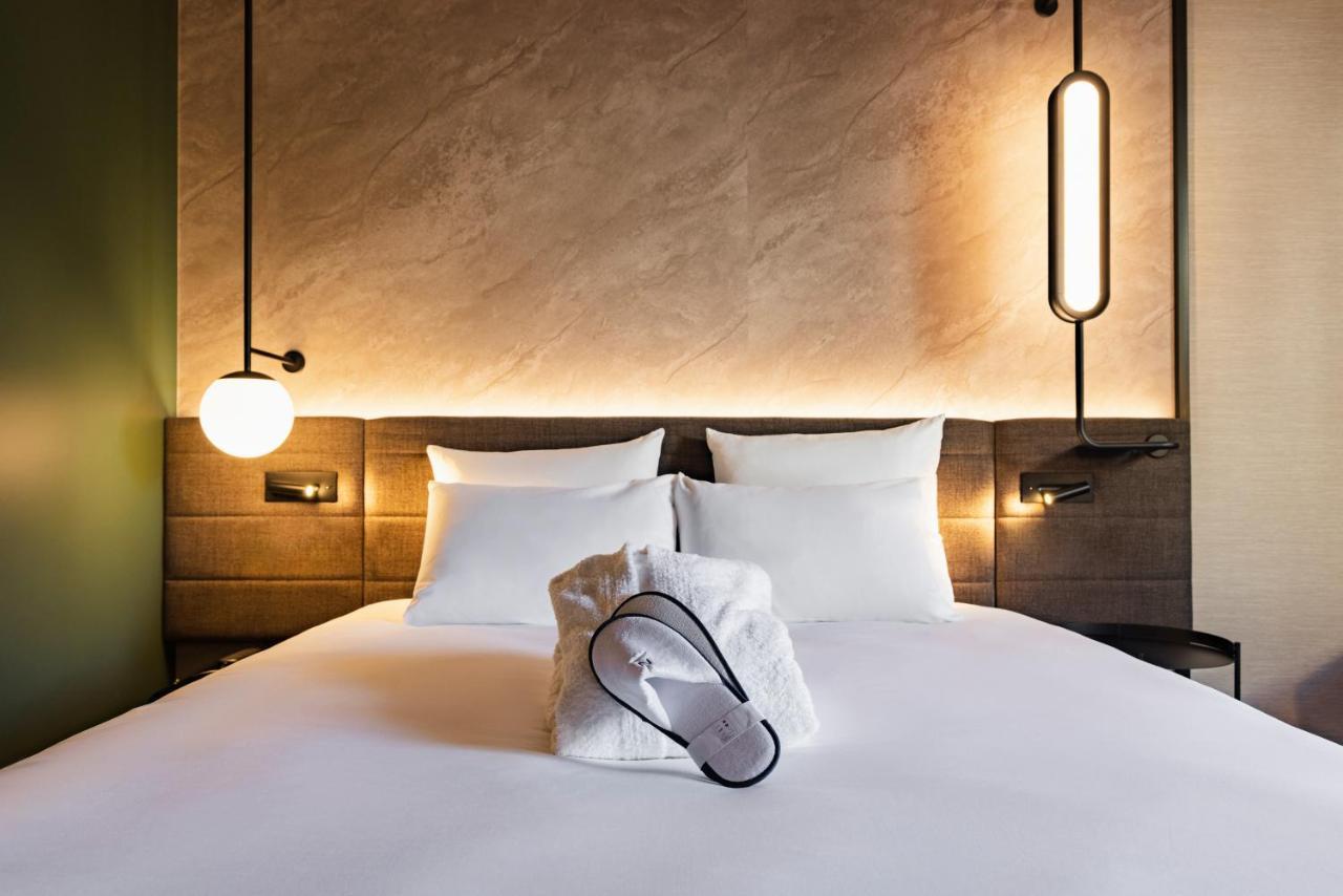 โนโวเทล ปารีส ซูเรเนอ ลงชอง Hotel ซูเรน ภายนอก รูปภาพ