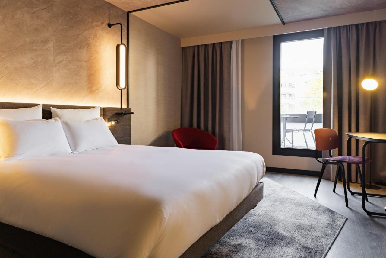 โนโวเทล ปารีส ซูเรเนอ ลงชอง Hotel ซูเรน ภายนอก รูปภาพ