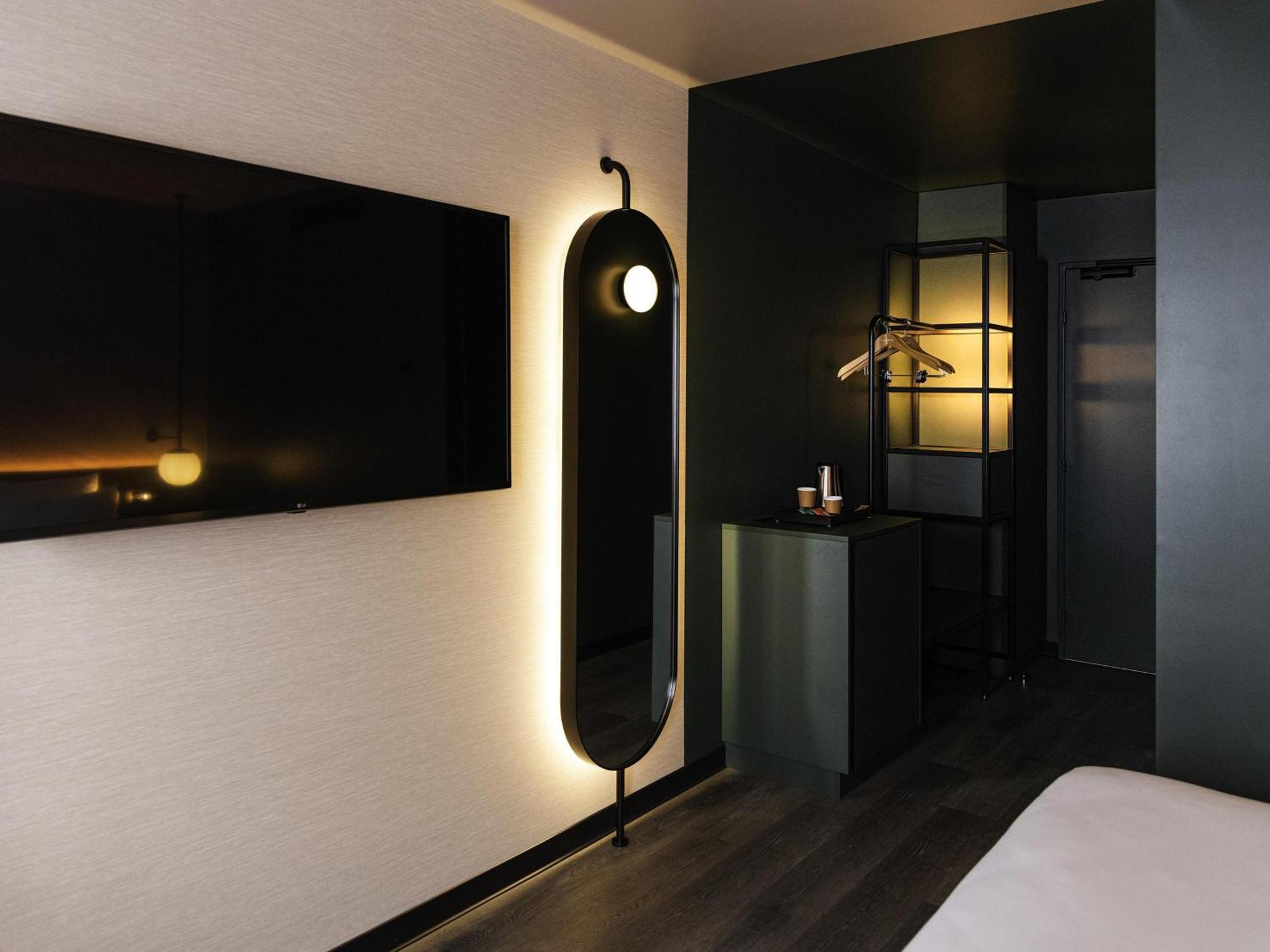 โนโวเทล ปารีส ซูเรเนอ ลงชอง Hotel ซูเรน ภายนอก รูปภาพ