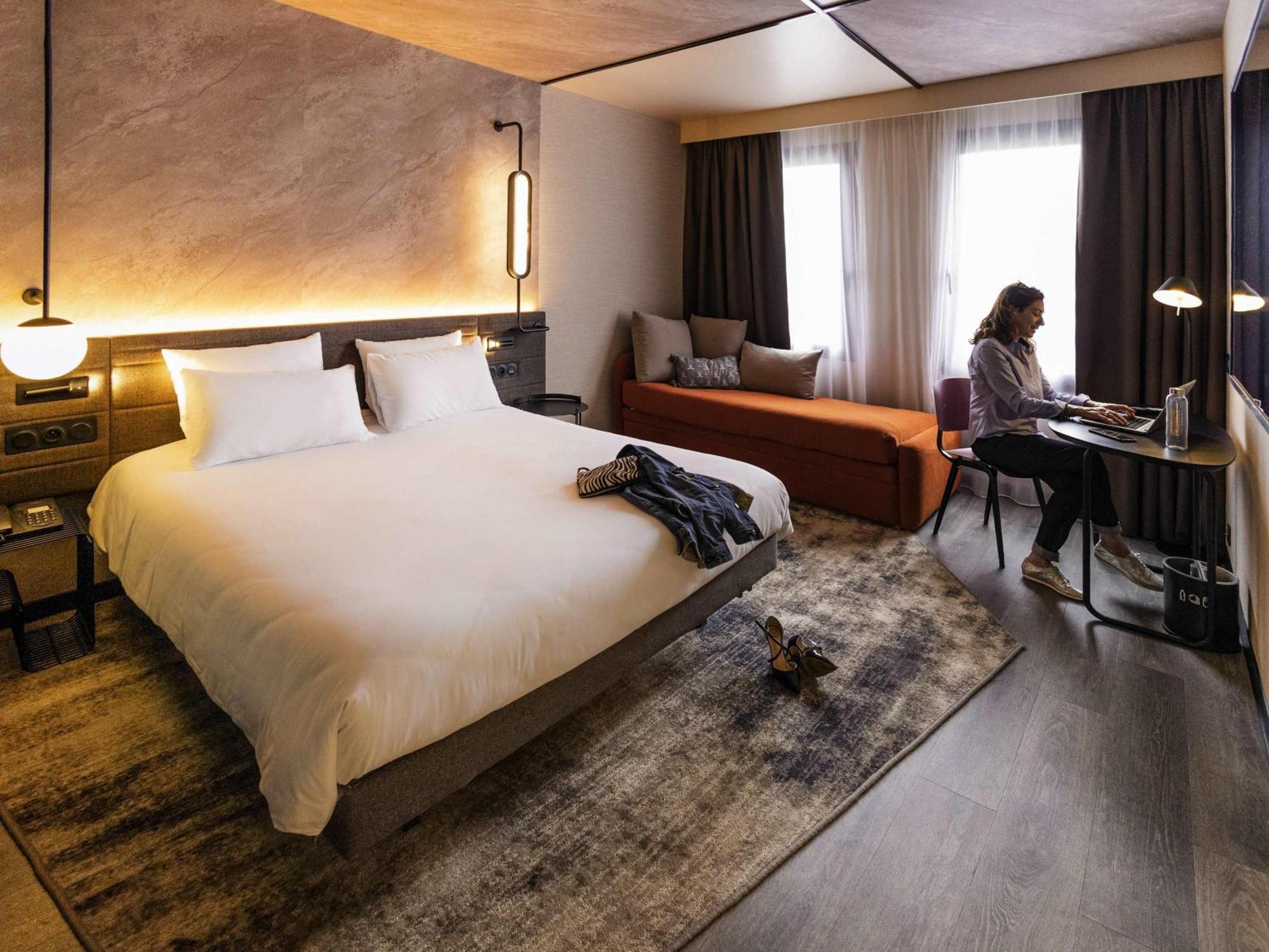 โนโวเทล ปารีส ซูเรเนอ ลงชอง Hotel ซูเรน ภายนอก รูปภาพ