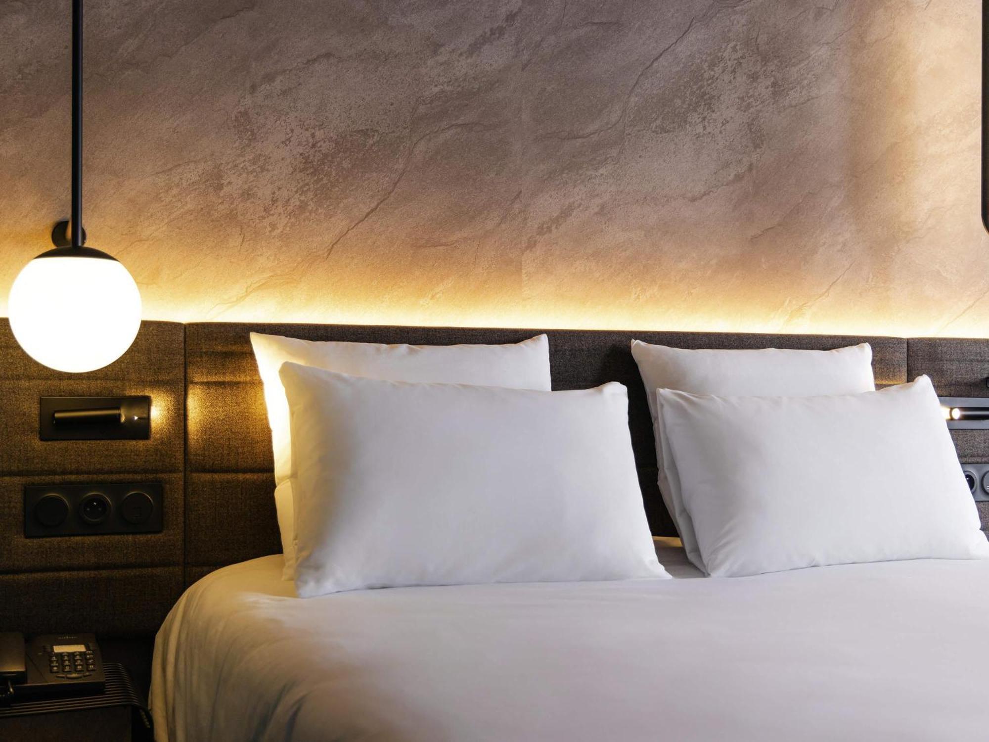 โนโวเทล ปารีส ซูเรเนอ ลงชอง Hotel ซูเรน ภายนอก รูปภาพ